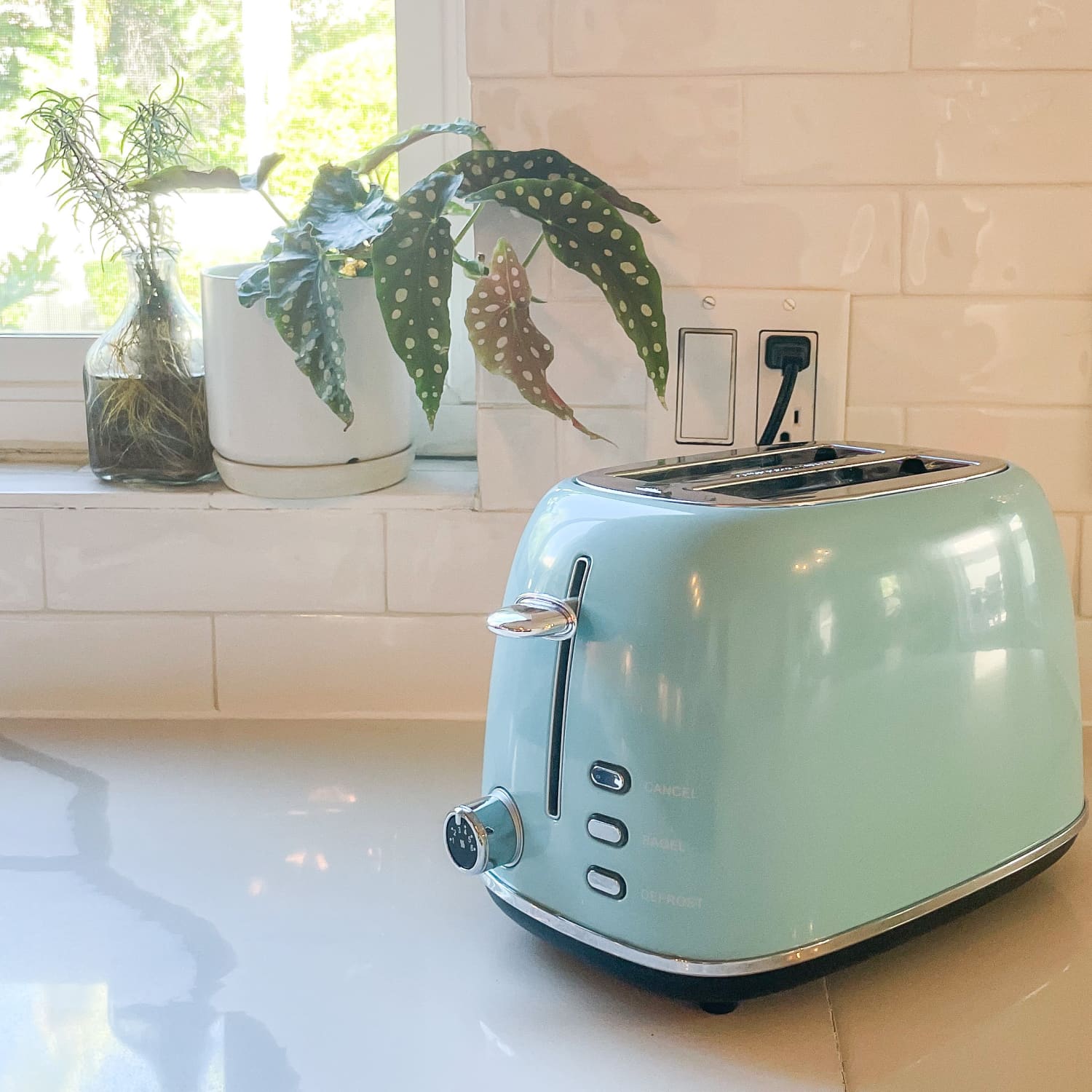 Galanz Retro 2 Slice Toaster Review 2022 The Kitchn